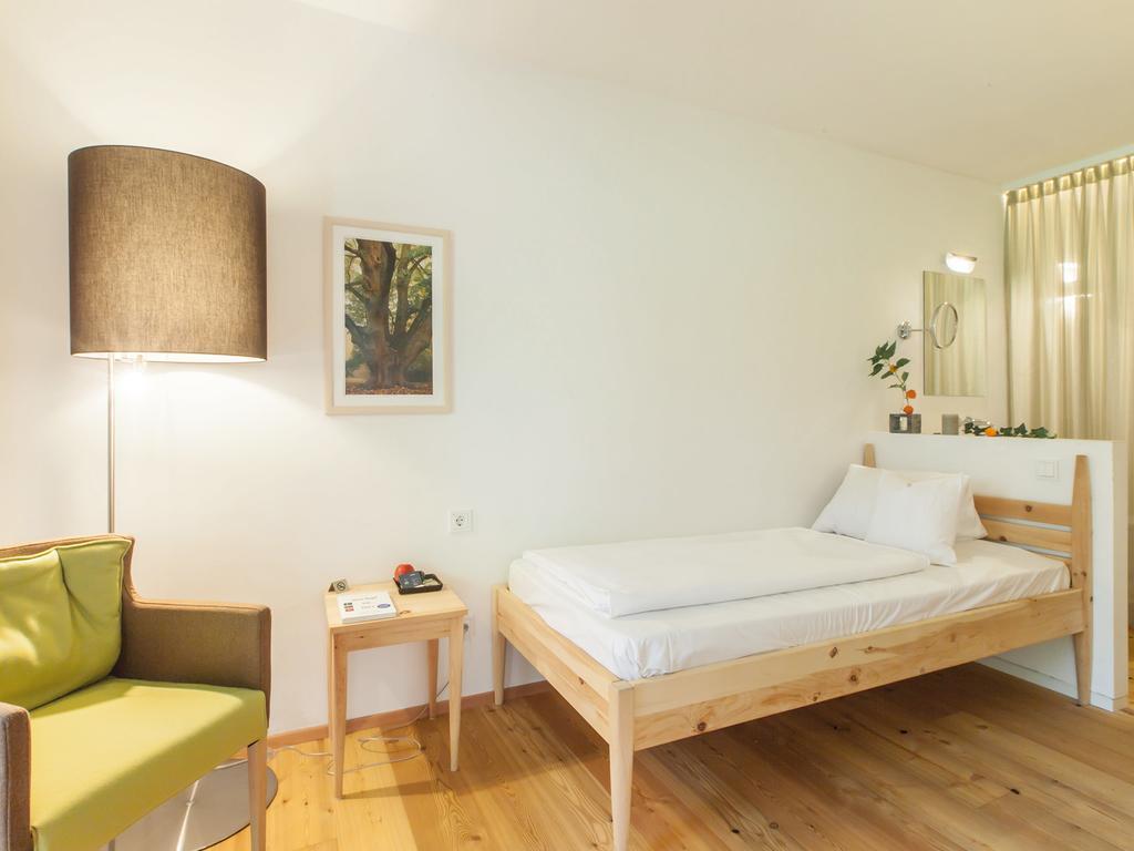 Hotel B&B "Zur Schanz" エープス エクステリア 写真