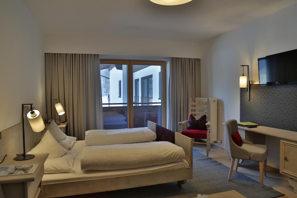 Hotel B&B "Zur Schanz" エープス エクステリア 写真