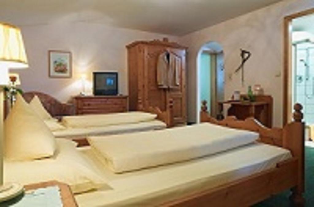 Hotel B&B "Zur Schanz" エープス エクステリア 写真